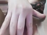 短发小姨子 家中自拍抠骚逼超开放