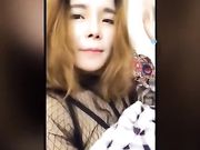 骚气大奶女主播 爸爸在卧室睡觉 她在大厅直播秀骚逼2