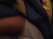 在亲戚家寄宿 半夜摸到表妹的房间捏捏她的小乳头