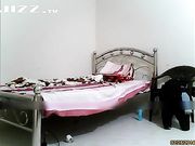 高二白嫩女友终于被我骗到出租房操了嫩屄