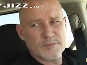 大奶白嫩美女 高速上打车 以身体作车费双方都挺爽