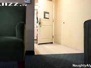 齐逼小短裙的小少妇掰开小穴任我操