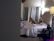 表妹自慰以后装睡勾引表哥