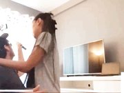 自慰时被补习老师撞见