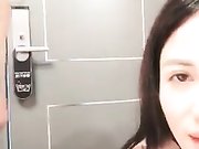 《性感诱惑女王》下午路边绿化带搭讪个帅哥到酒店开房啪啪啪