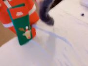 声音甜美的高颜值女神圣诞节收到礼物后被圣诞老人用鸡巴后入口爆射嘴里