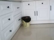 敢射弄死你厨房啪啪有点婴儿肥的性感黑丝美女厨房做饭做到一半就干起来了