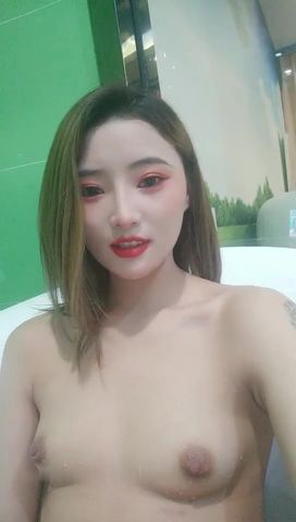 高颜值苗条妹子开房双人啪啪 浴缸洗澡口交上位骑乘大力抽插无毛逼逼