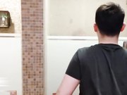 猥 瑣 弟 弟 偷 看 姐 姐 洗 澡 真 實 破 處 瘋 狂 射 精