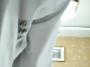 最近靠几个技校小学妹在KTV挣了不少钱自己带着钱独自去找外围女开房啪啪