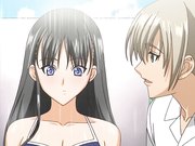 阳光正好的校园操场一角