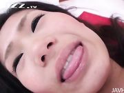 白虎学妹衣服都还没来得及脱 就被饥渴直男强烈中出