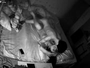 小两口在家关灯啪啪 可惜摄像头有夜视功能被拍的清清楚楚 两个奶子是极品