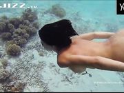 Milo Moiré行为艺术 变身蛙人 海底世界探索