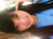 颜值不错的小骚货户外开直播 先露奶子后露屄