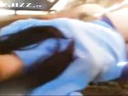 颜值不错的小骚货户外开直播 先露奶子后露屄