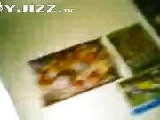 大奶成熟姐姐诱骗刚成年小表弟到家中舔了鸡巴后骑上身疯狂摇摆