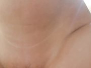 口罩男啪啪逼逼微毛大一学生妹 振动棒手指玩弄一番后入