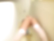 京都嫩模瑶瑶情趣白丝跳单玩穴高潮喷水 大屌男友提屌来救火 门前无套暴力抽插