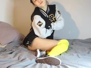 P站网红留学生『刘玥』4月最新自拍 穿着匡威鞋黄球袜扮纯情小女生