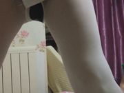 94年做美容的小美女某淘新买护士情趣装与炮友啪啪