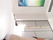 进屋就被强行拉掉裤子不洗澡强迫口交,干逼时男说：你的逼比你脸蛋都好看