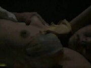 熟睡的小表妹被禽兽哥哥偷偷的调戏了乱伦的刺激