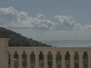 性感大奶子美女模特在阳光明媚风景宜人的海边别墅被大肉棒抽插