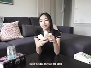 华裔留学生评论小美女网购新型手机遥控情趣用品 被外国大屌男友操翻了