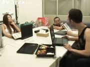 上班中途和公司的长腿文秘打一炮真的美滋滋