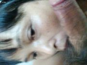 丰韵熟女给年轻小伙子舔鸡巴 口活好看表情就知道超认真