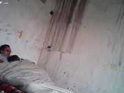 棚户区站街女为了赚钱连续接客 最后B里都没水了客户抱怨不已