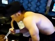 美女第一次体验在KTV里打炮 猛男有点害羞放不开