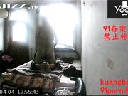 双机位拍摄素质哥单身宿舍双飞两个兼职卖保健品的气质少妇