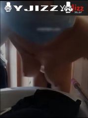 极品白嫩大奶妹和小伙在公园的厕所里直播啪啪啪 操到一半突然有人来了