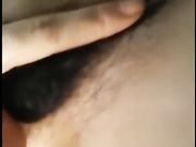 网红妹子为了吸引眼球把自慰用过的袜子吞到嘴里了舔舔自己的淫水是啥味道