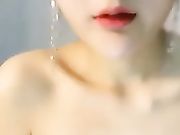 最近某聊天平台很火的范大小姐全裸大尺度诱惑1