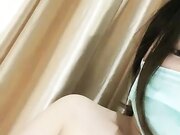 丰满肥臀巨乳妹子和炮友酒店啪啪，翘起大屁股手指摩擦床边扭动等待插入