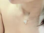 丰满身材大奶红唇妹子和炮友激情啪啪，特写口交抽插