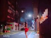 剧情毛片深夜酒吧门前尾随醉意很浓靓妹扶到车里搞带酒店继续干肏的尖叫