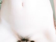 小青年手里有钱就来消费泄火 嫩鸡肤白身材好个性V字阴毛淫水很多