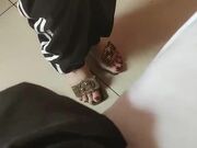 麻将馆的老板娘真鸡巴骚，楼上嗨皮一下蝴蝶骚逼露脸口交大鸡巴