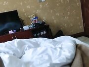 小青年带了2000块约炮艺校短发大学生妹子内射