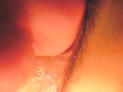 猥琐变态男真实迷J良家少妇三脚架玻璃瓶插阴道近景特写4指抠B开菊花