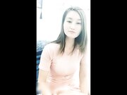 白嫩少妇被年轻小伙子上下抽插高潮不断