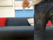 极品外围小姐姐被要求穿上蜘蛛侠情趣装，沙发上抠粉嫩鲍鱼口交