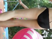 真实跟拍黑色泳衣小少妇皮肤白嫩 身材不错 不知道咋保养的