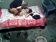 极品眼镜男半夜邀约有妇之夫家中舔逼 超灵活的舌功让小少妇忘乎所以 淫水流满床