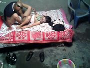 极品眼镜男半夜邀约有妇之夫家中舔逼 超灵活的舌功让小少妇忘乎所以 淫水流满床