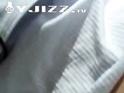 高二欲望小女生放学一回到家就开电脑看片自慰